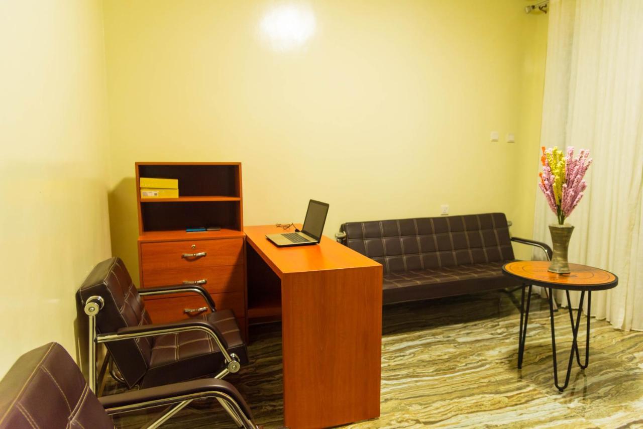 Avisha Town Hotel Kigali Bagian luar foto