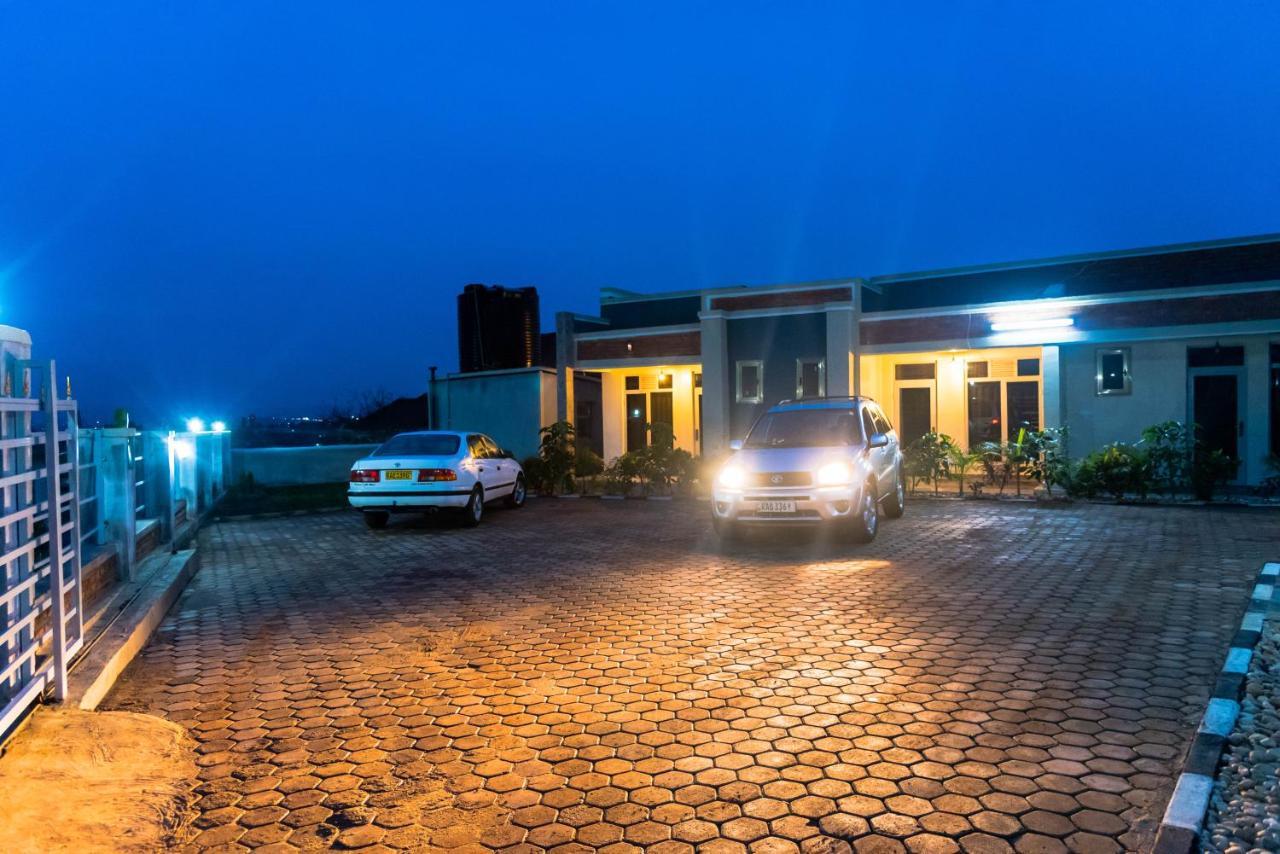 Avisha Town Hotel Kigali Bagian luar foto