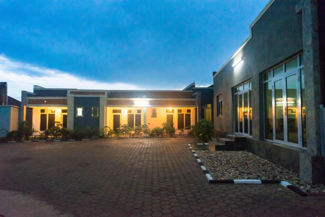 Avisha Town Hotel Kigali Bagian luar foto