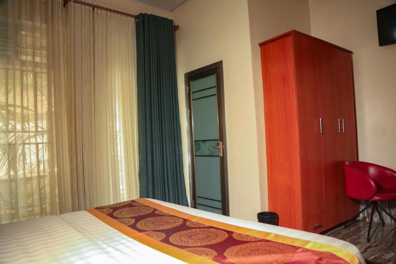 Avisha Town Hotel Kigali Bagian luar foto