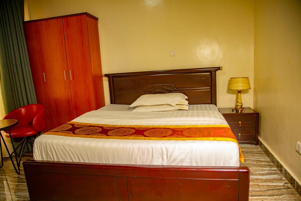 Avisha Town Hotel Kigali Bagian luar foto